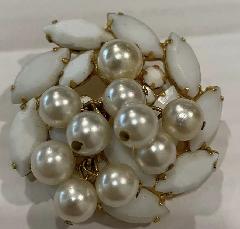 White (chalk Or Milk) Navettes Pearl Brooch