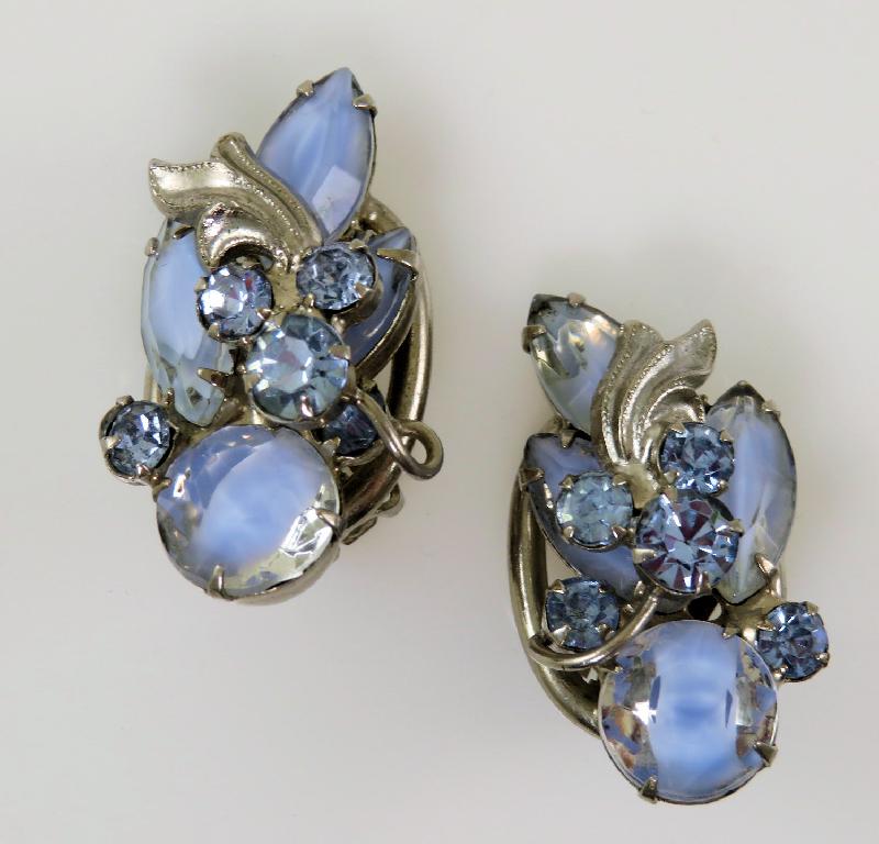 Front view of Blue Navettes Givre Earrings Clip
