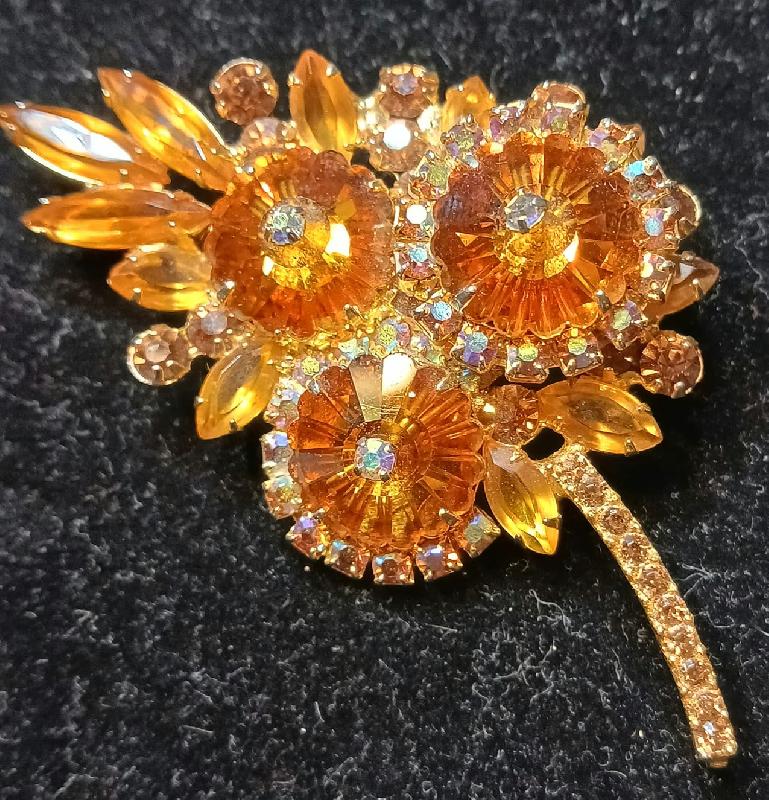 Front view of Topaz Navettes Rivoli/Margarita Brooch