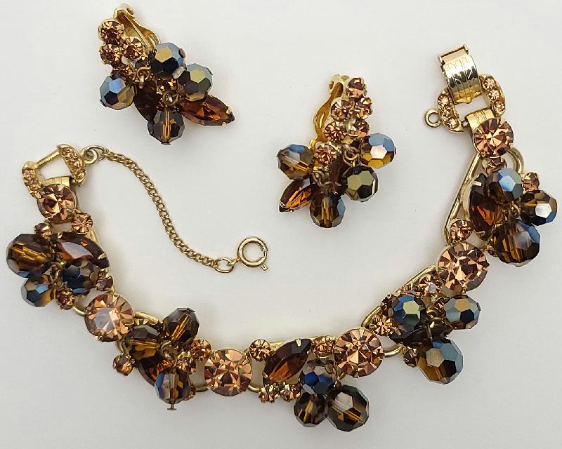 Front view of Topaz Navettes Bracelet 5 Link