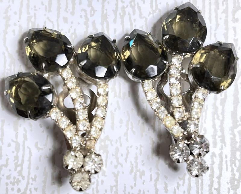 Front view of Gray (black Diamond) Pear Earrings Clip