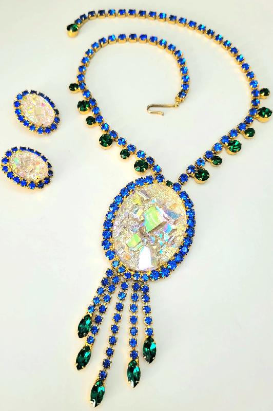 Front view of Blue Cabochons Molded/Cut Necklace