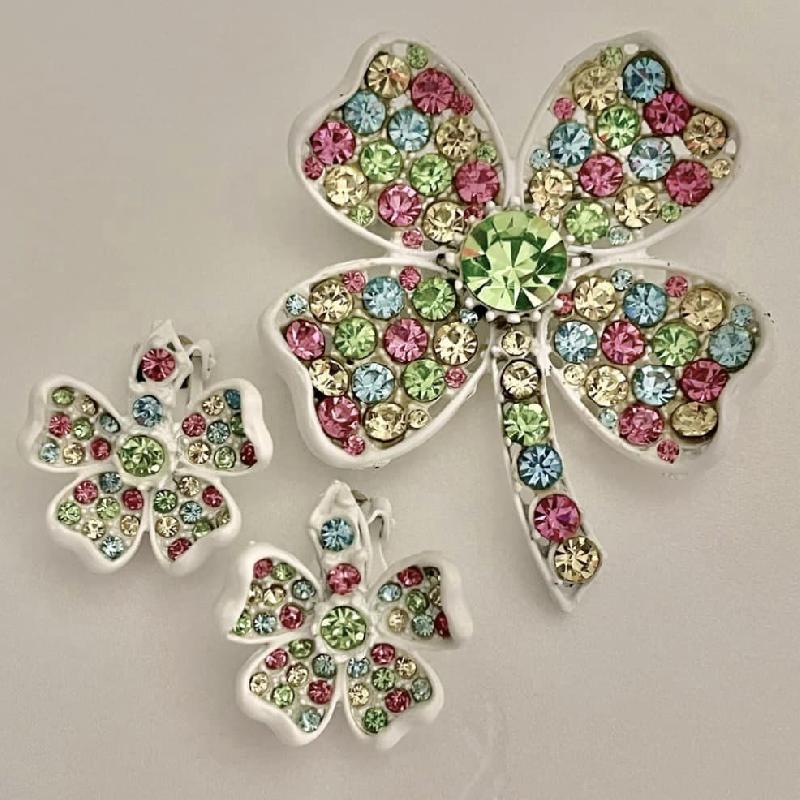Front view of Pastel Chatons Only Brooch