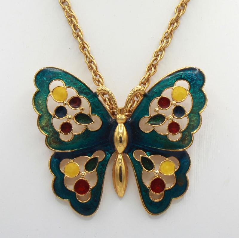 Front view of Green Pendant