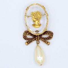 Clear Oval Molded/Cut Brooch