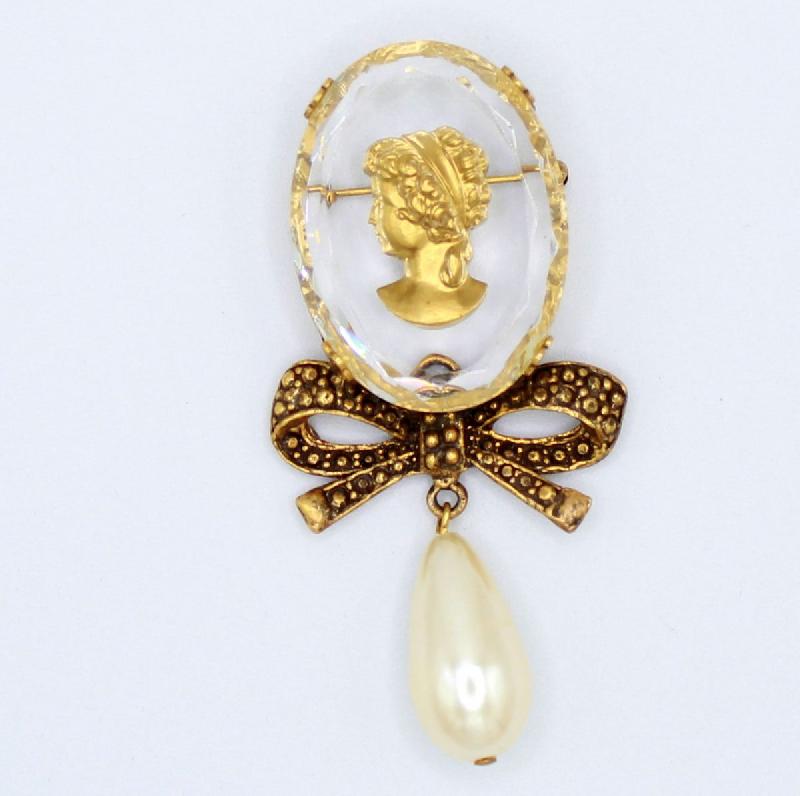 Front view of Clear Oval Molded/Cut Brooch