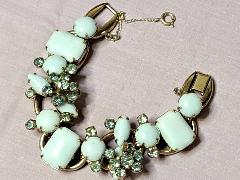 White (chalk Or Milk) Cabochons Bracelet 5 Link