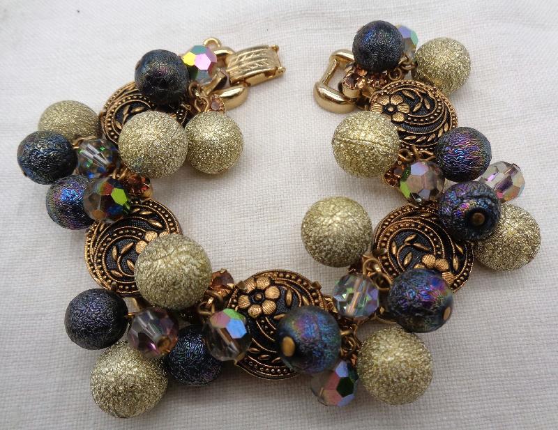 Front view of Multiple Colors Cabochons Molded/Cut Bracelet 5 Link