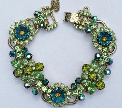 Green Cabochons Molded/Cut Bracelet 5 Link