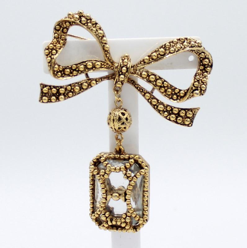 Front view of Clear Emerald Cut Brooch