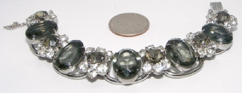 Front view of Gray (black Diamond) Oval Bracelet 5 Link