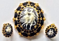 Black (jet) Cabochons Molded/Cut Pin Pendant