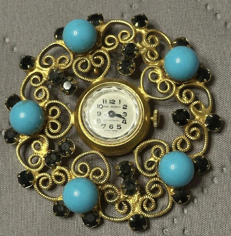 Front view of Turquoise Cabochons Pin Pendant