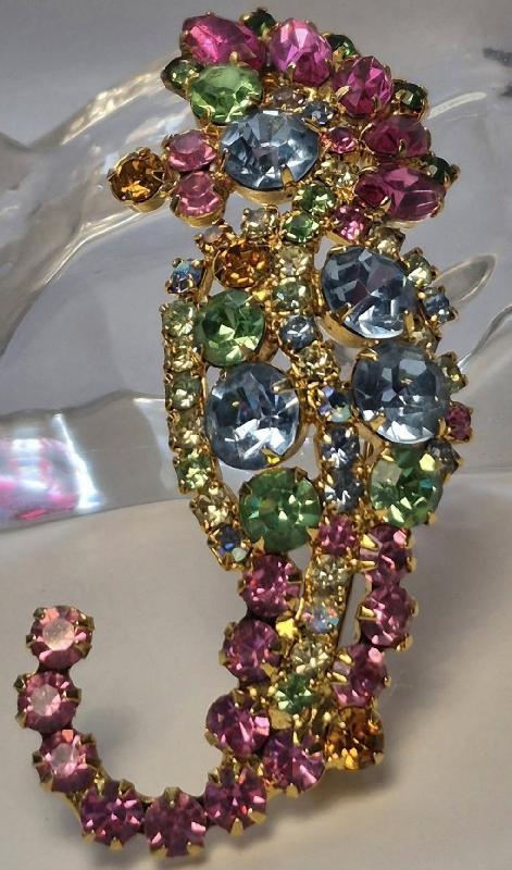 Front view of Pastel Navettes Pin Pendant