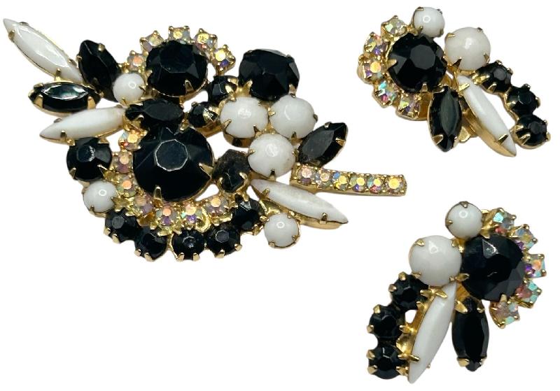 Front view of Multiple Colors Navettes Earrings Clip