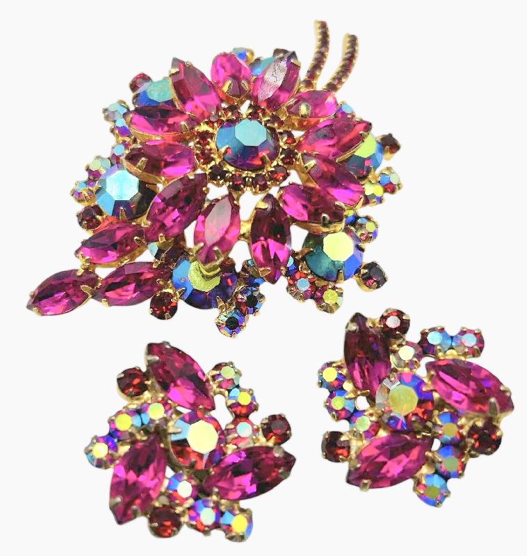 Front view of Pink Navettes Earrings Clip