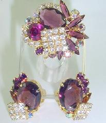 Purple (cardinal) Oval Brooch