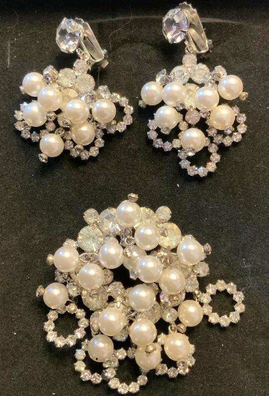 Front view of Clear Chatons Only Pearl Brooch