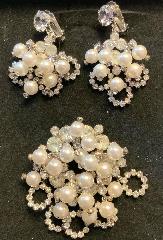 Clear Chatons Only Pearl Earrings Clip