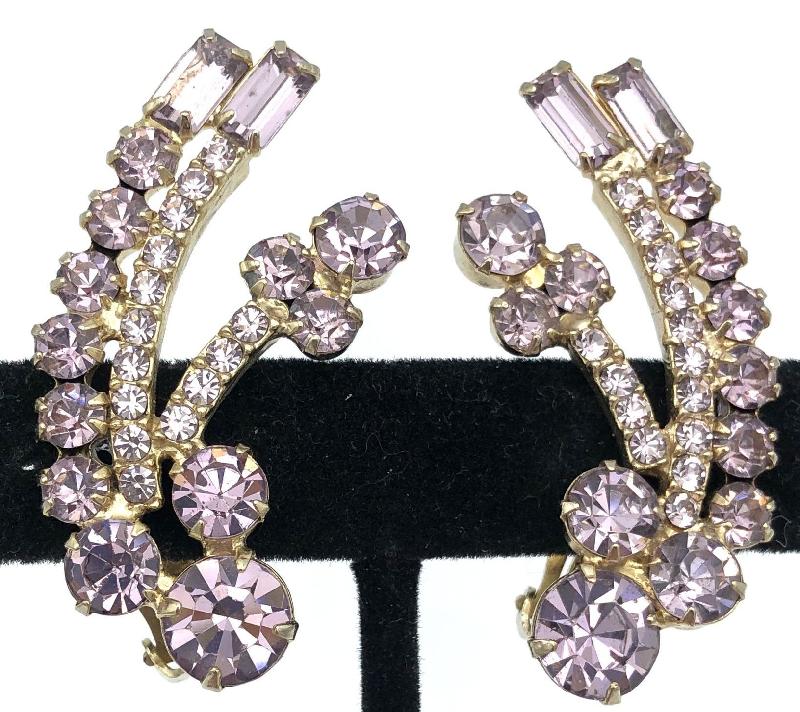 Front view of Purple (cardinal) Baguettes Earrings Clip