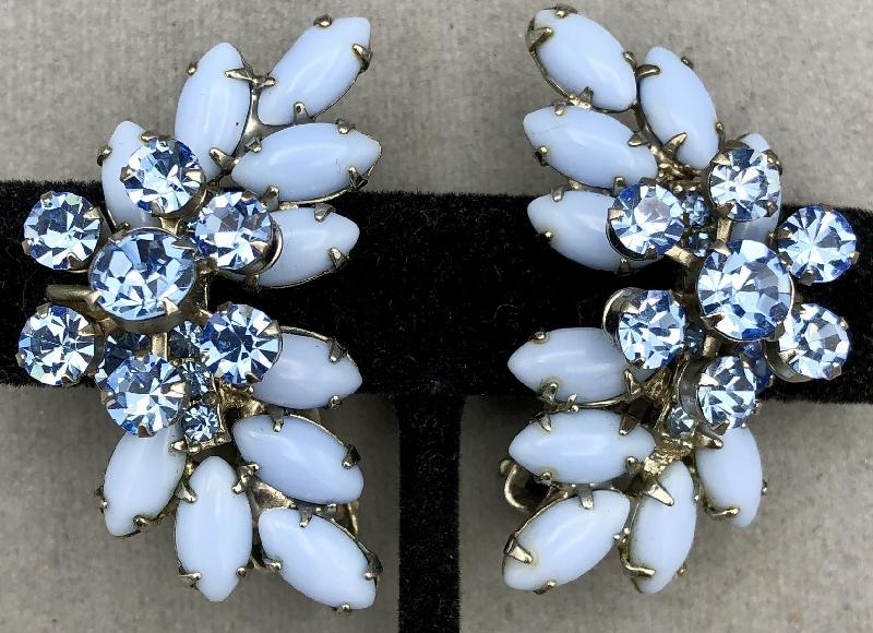 Front view of Blue Cabochons Earrings Clip