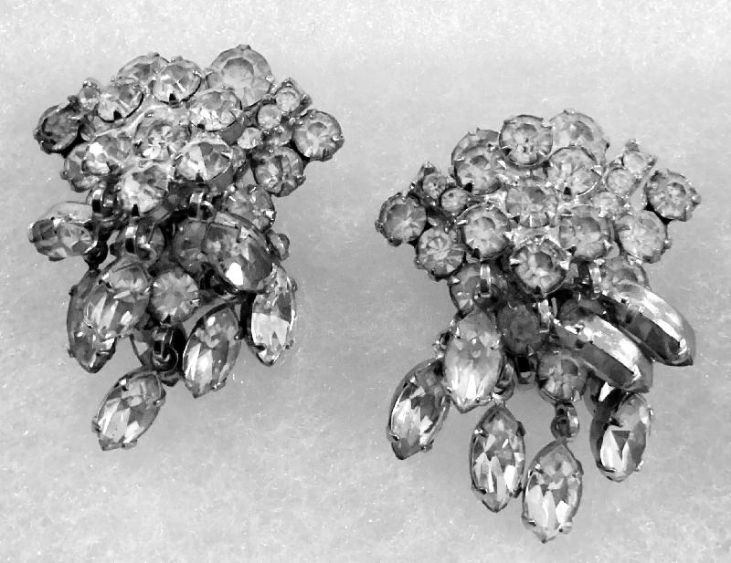 Front view of Clear Navettes Earrings Clip