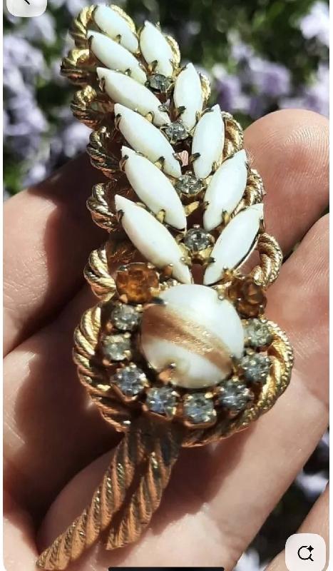 Front view of White (chalk Or Milk) Cabochons Striped Brooch