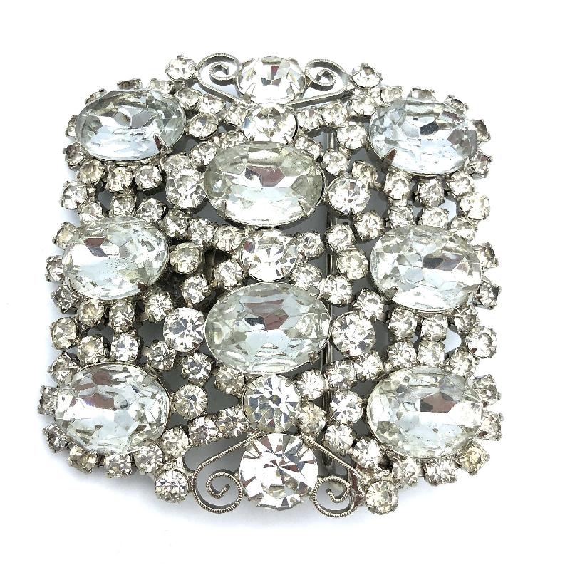 Front view of Clear Oval Belt Buckle