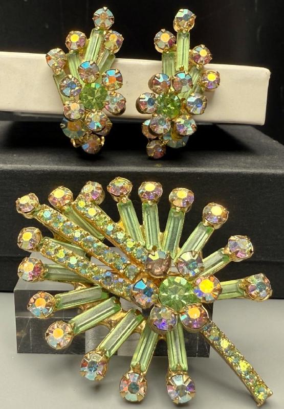 Front view of Green Baguettes Brooch
