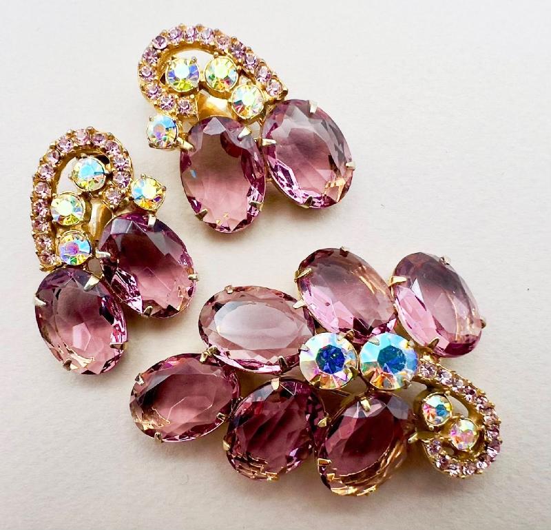 Front view of Pink Oval Brooch