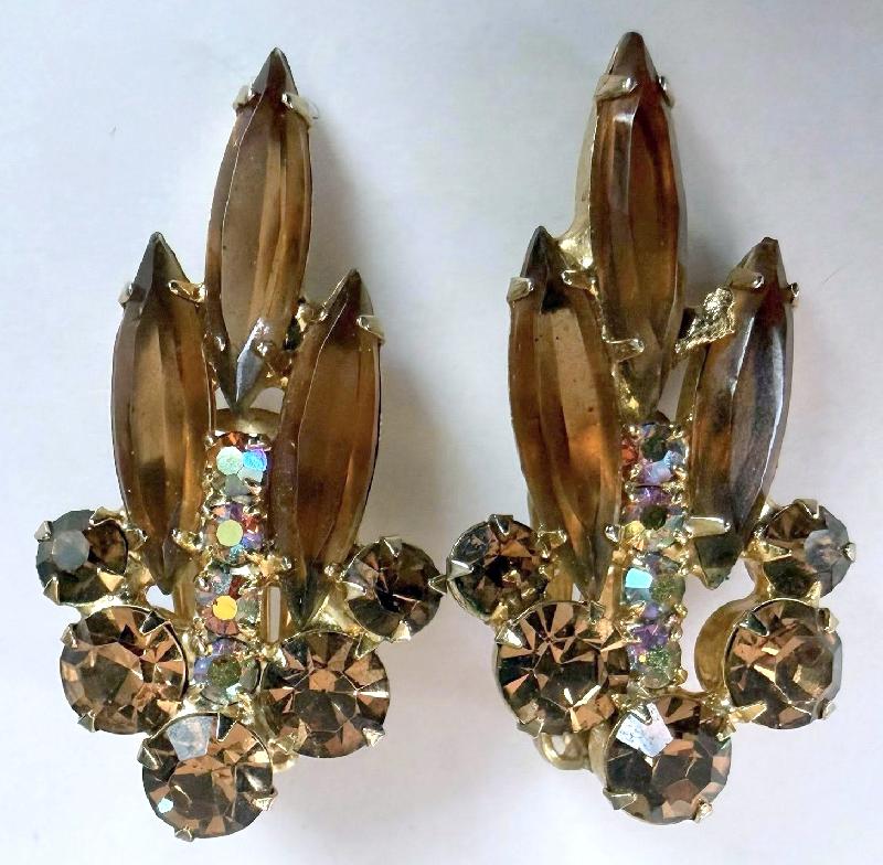 Front view of Topaz Navettes Earrings Clip