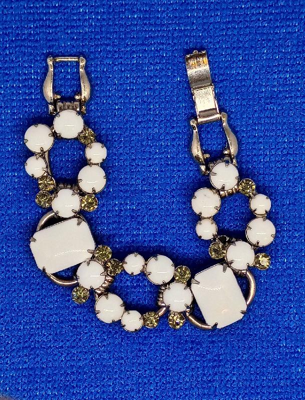 Front view of White (chalk Or Milk) Cabochons Bracelet 5 Link