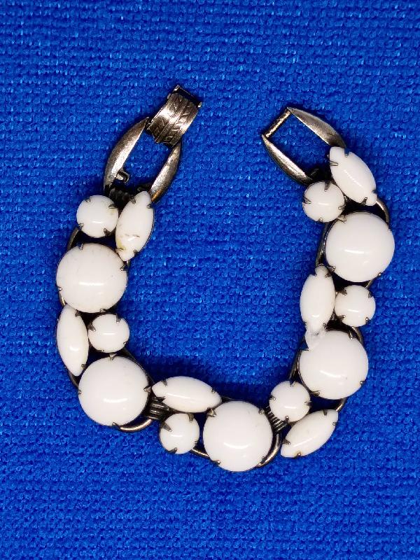 Front view of White (chalk Or Milk) Cabochons Bracelet 5 Link