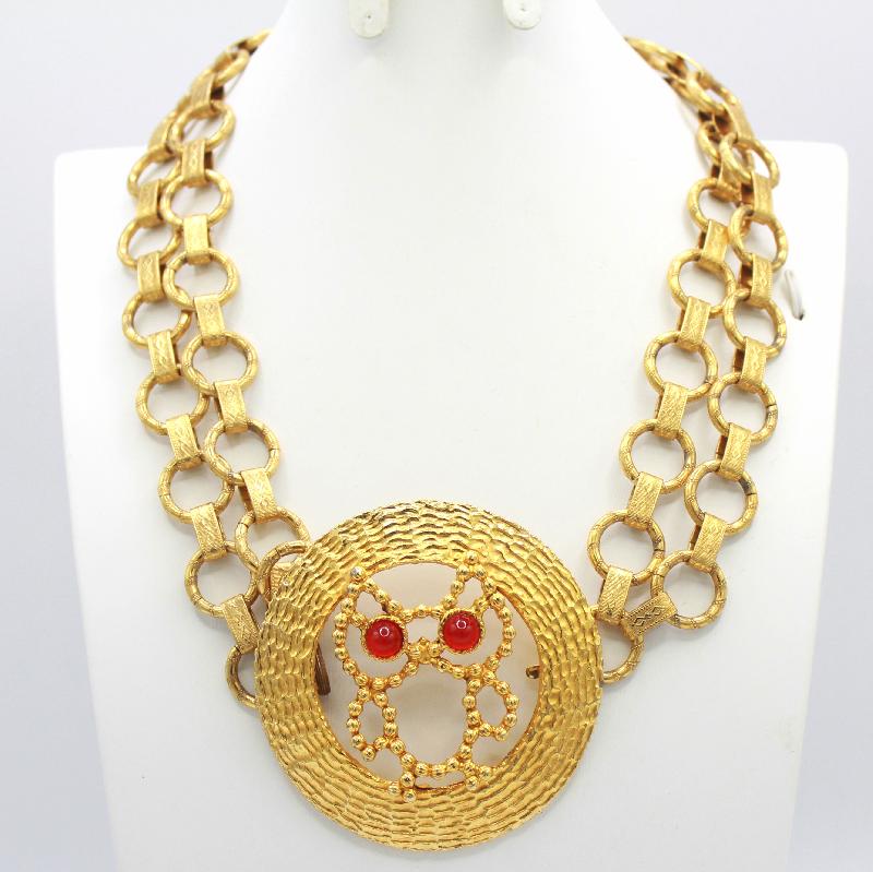 Front view of Red Cabochons Plastic Belt