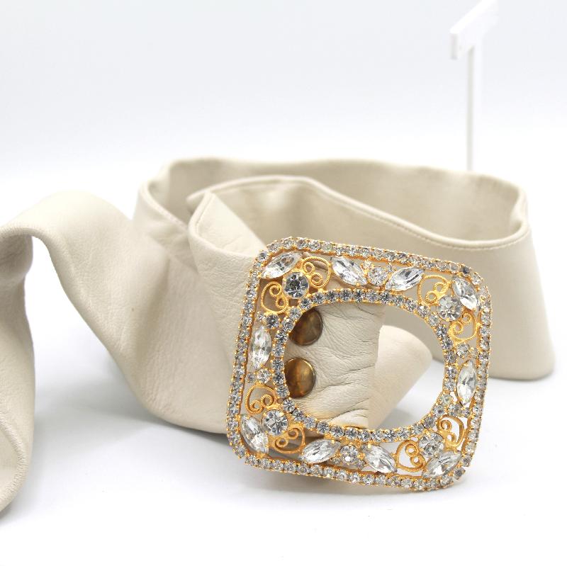Front view of Clear Navettes Belt