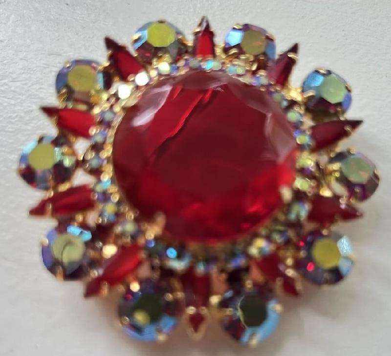 Front view of Red Dentelle Pin Pendant