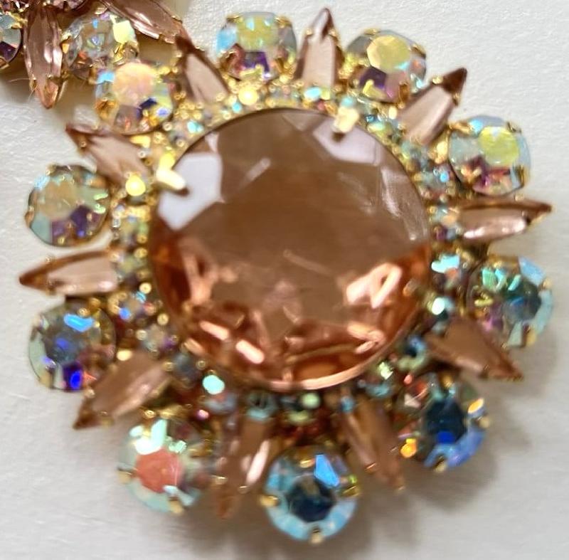 Front view of Pink Dentelle Pin Pendant
