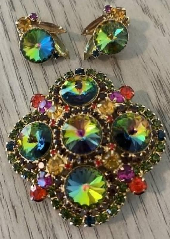 Front view of Multiple Colors Chatons Only Rivoli/Margarita Brooch