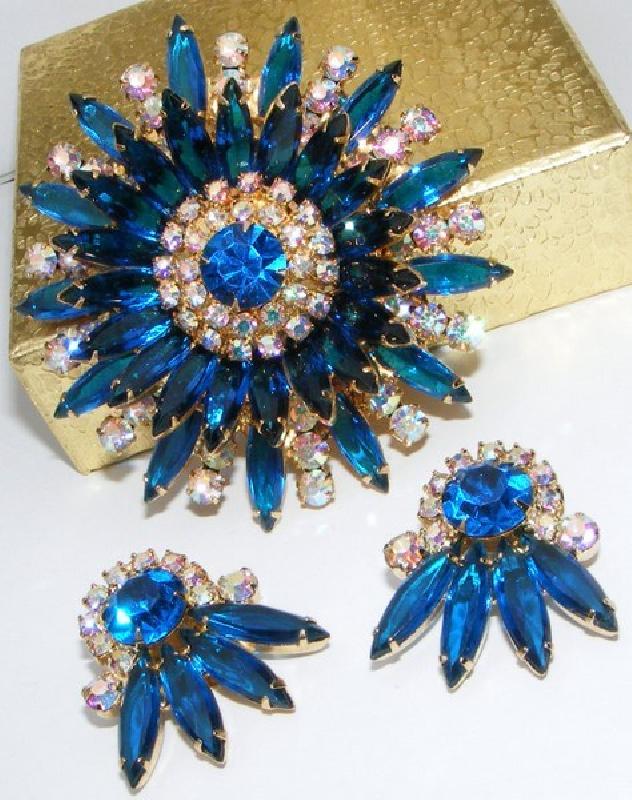 Front view of Blue Navettes Earrings Clip