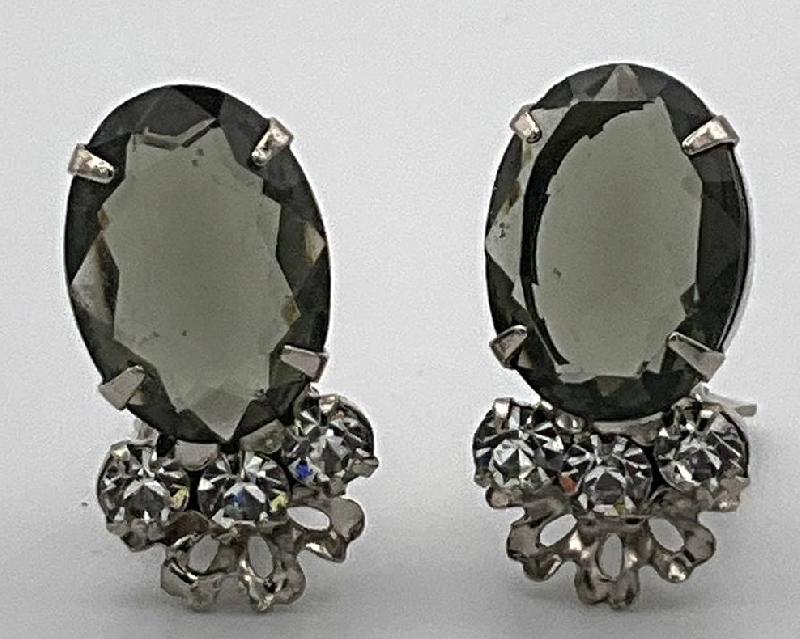 Front view of Gray (black Diamond) Oval Earrings Clip