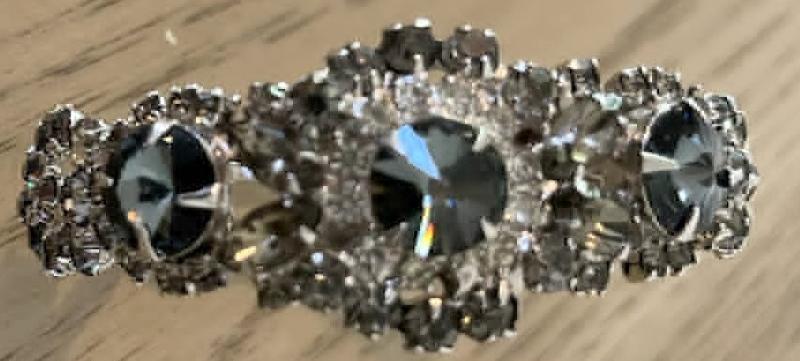 Front view of Gray (black Diamond) Navettes Rivoli/Margarita Bracelet Clamper