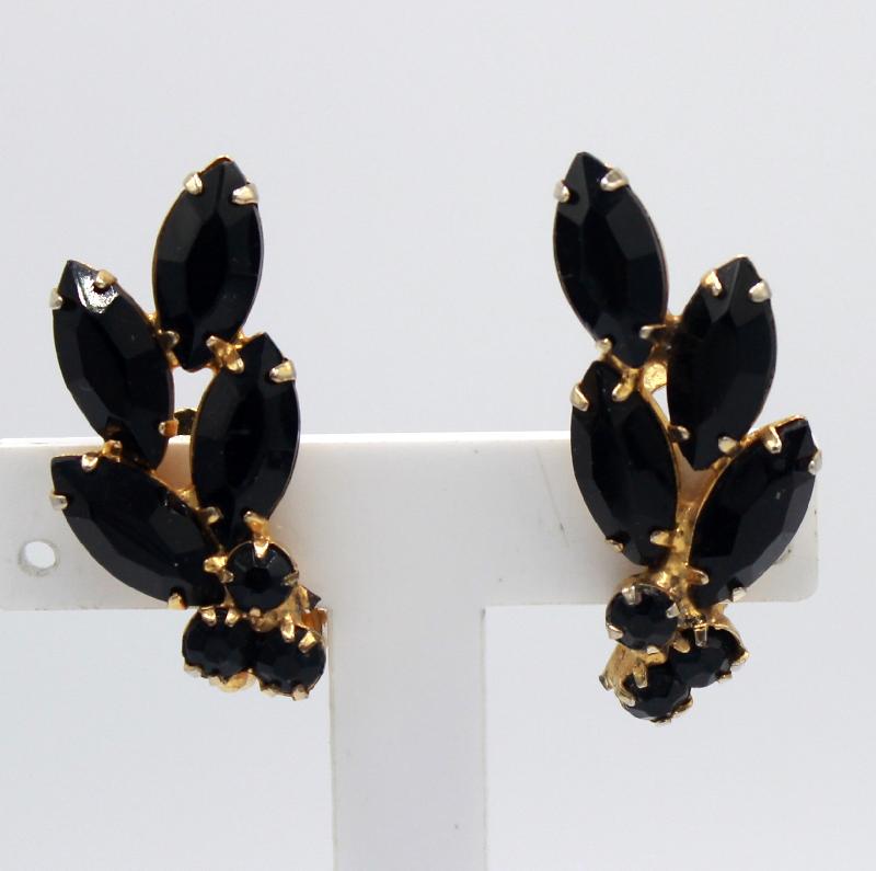 Front view of Black (jet) Navettes Earrings Clip