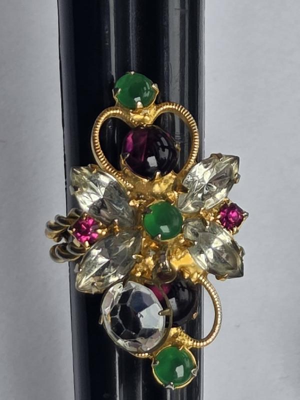 Front view of Multiple Colors Cabochons Rings