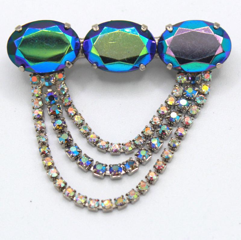 Front view of Blue Oval Multi-Color/Shaded Brooch