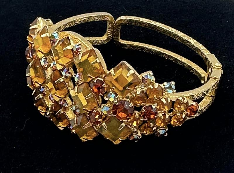 Front view of Topaz Square Bracelet Clamper