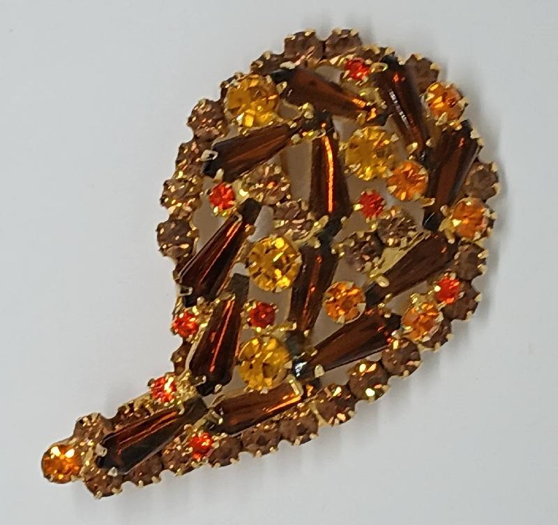 Front view of Topaz Spear Brooch
