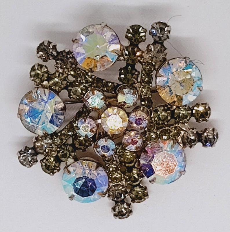 Front view of Gray (black Diamond) Chatons Only Brooch