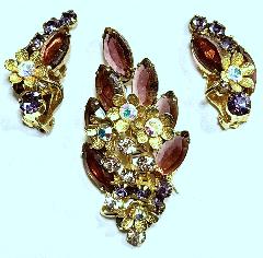 Purple (cardinal) Navettes Earrings Clip