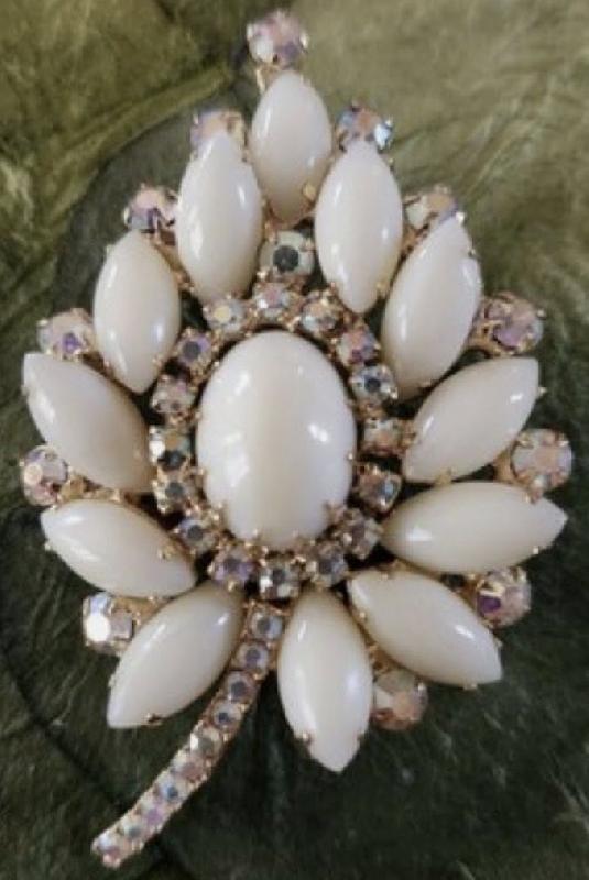 Front view of White (chalk Or Milk) Cabochons Brooch