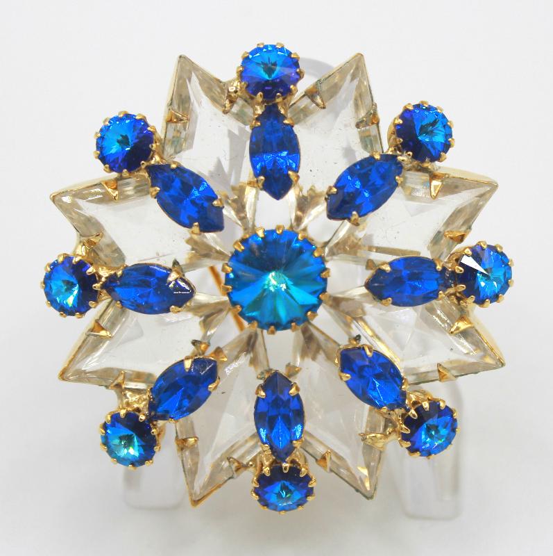Front view of Blue Diamond Rivoli/Margarita Brooch